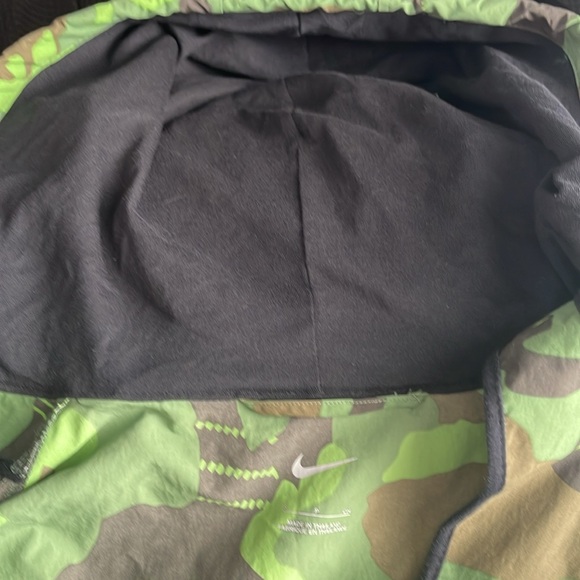 EUC NIKE Oregon Ducks Men's SMALL Lightweight Army Camo Hood Jacket - Picture 7 of 10